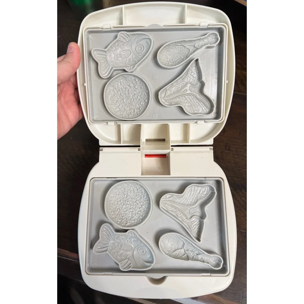 Vintage 2003 Play-Doh George Foreman Lean Mean Fat Grilling Machine Toy Red